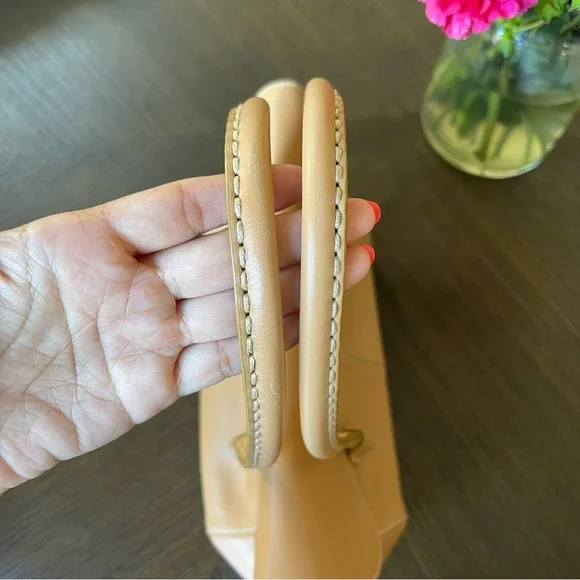 Tod’s D Bag Handbag - Camel / Tan Leather Shoulder Bag
